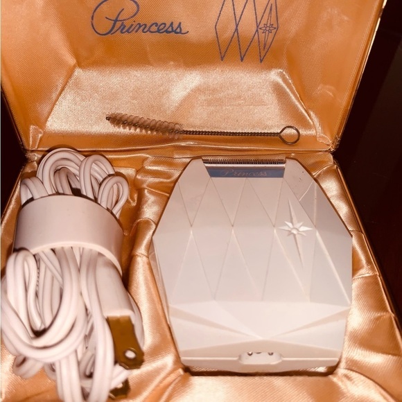 Vintage MCM Remington Ladies Electric Shaver Cute Retro Display Piece EVC - Picture 2 of 11